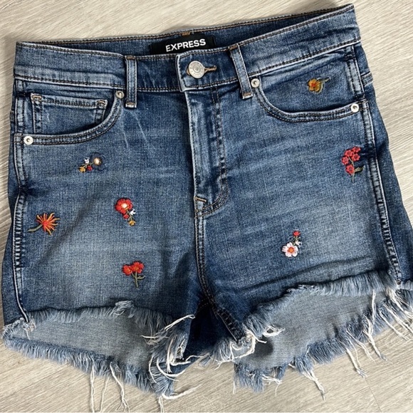 Express 4 floral denim shorts - Picture 1 of 8